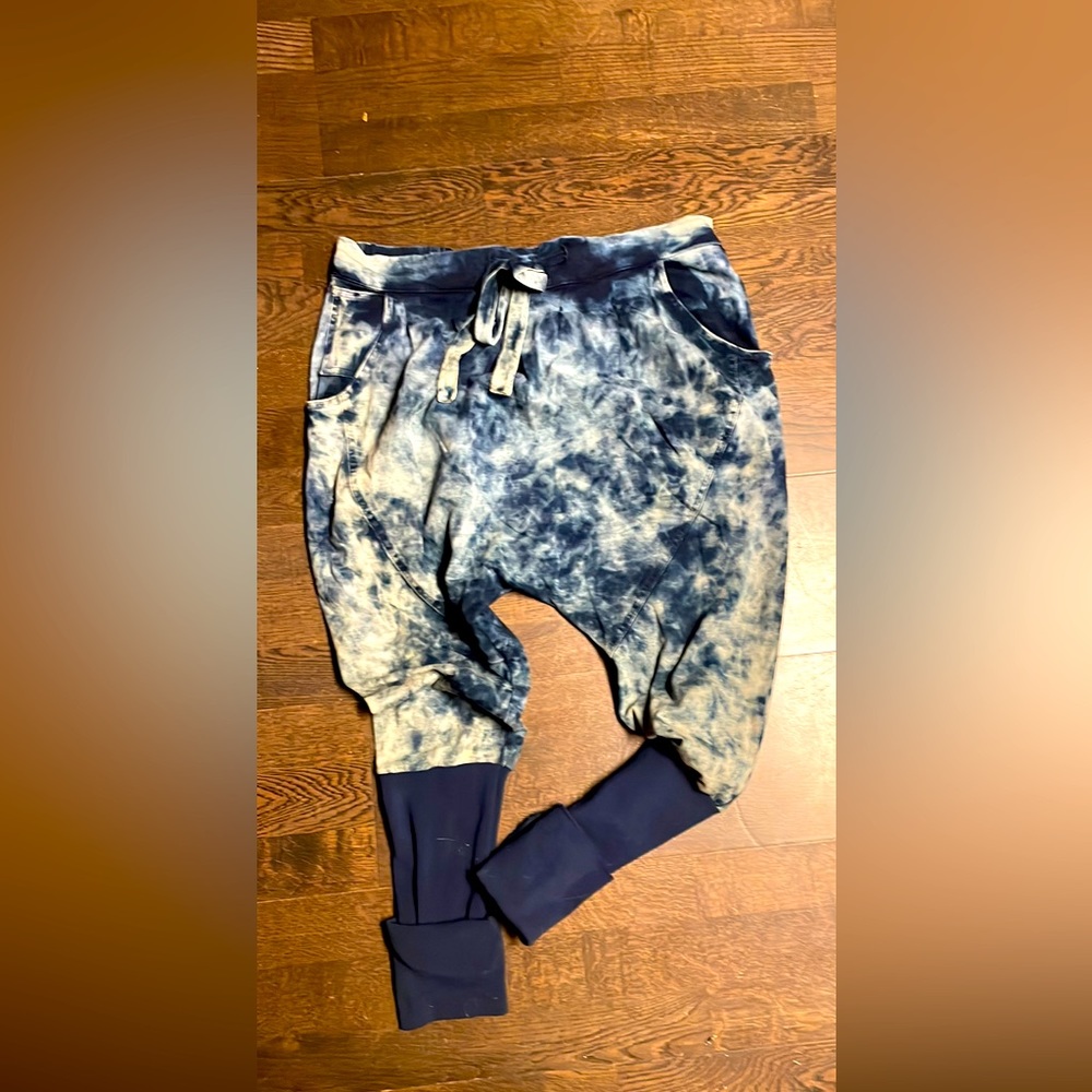Stretch drop crotch pant